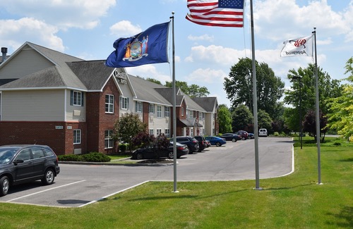 East Syracuse Hotel | Cresthill Suites Syracuse