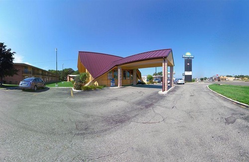 Niles Hotel | Days Inn by Wyndham Niles