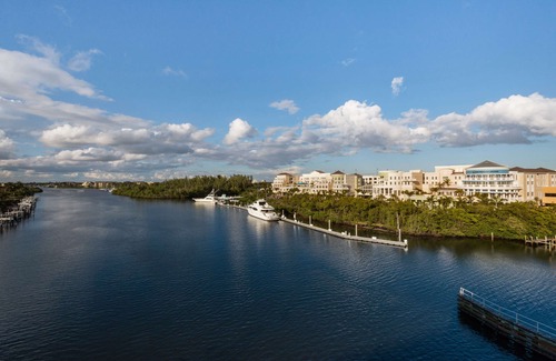 Jupiter Hotel | Wyndham Grand Jupiter at Harbourside Place