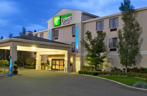 Alliance Hotel | Holiday Inn Express & Suites Alliance, an Ihg Hotel