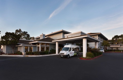 San Leandro Hotel | The Marina Inn on San Francisco Bay