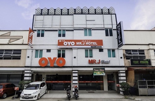 Wakaf Che Yeh Hotel | OYO 718 MR J Hotel Wakaf Che Yeh 1