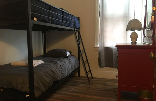 Hamtramck Hotel | Hamtramck Hostel
