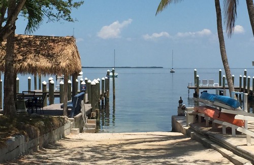 Key Largo Hotel | The Pelican Key Largo Cottages