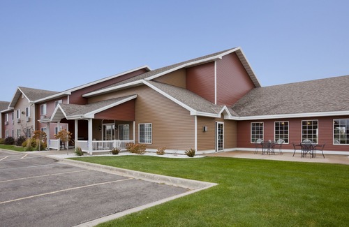 Paynesville Hotel | Paynesville Inn & Suites