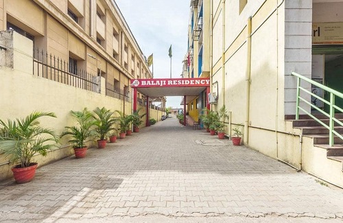 Koyambedu Hotel | Balaji Residency