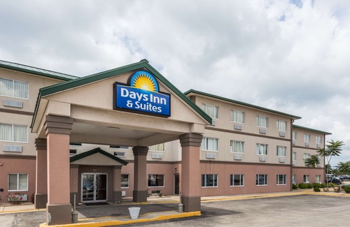 Morris Hotel | Days Inn & Suites by Wyndham of Morris