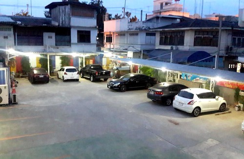 Ban Pong Hotel | Banpong Center Place