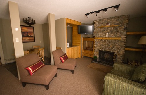 Jasper Hotel | Tonquin Inn
