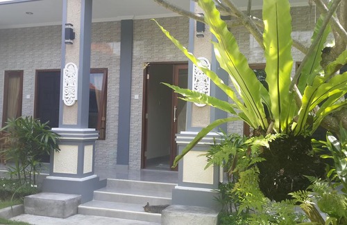 Batu Bolong Hotel | Meryta Guesthouse 2