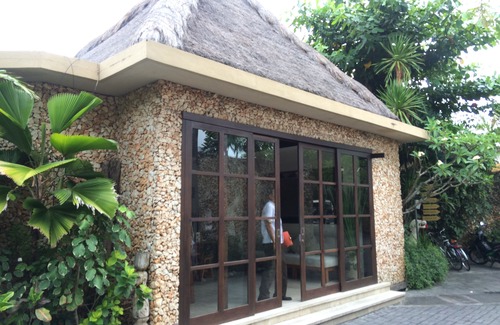 Sunset Road Hotel | Villa Kubu Seminyak Bali