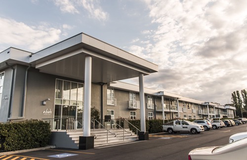Narrabundah Hotel | Abode Narrabundah