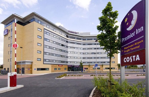 Broadheath Hotel | Premier Inn Manchester Airport Runger Lane North