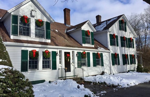 Ashburnham Hotel | The Maguire House Bed & Breakfast