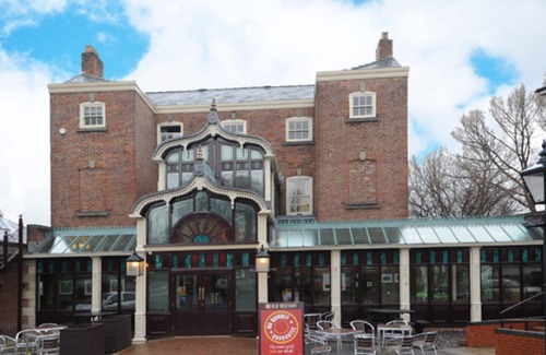 Offerton Hotel | Premier Inn Stockport Central