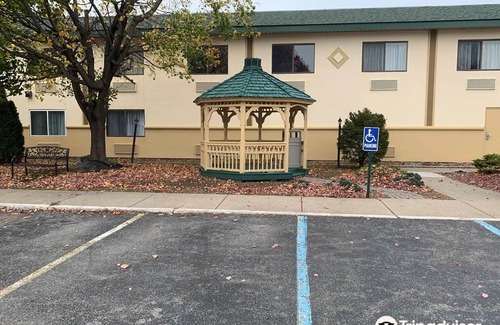Latham Hotel | Baymont by Wyndham Latham Albany Airport