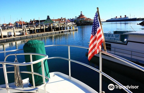 Waterfront Hotel | Dockside Boat & Bed Long Beach