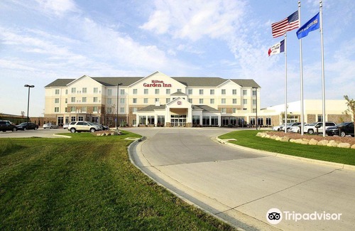 Cedar Falls Hotel | Hilton Garden Inn Cedar Falls Conference Center