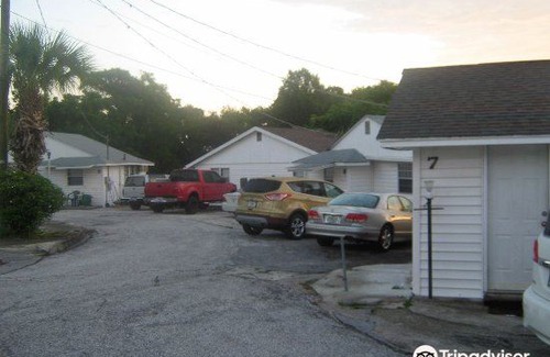 Winter Haven Hotel | Lake Ida Beach Resort
