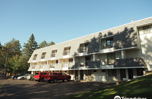 Cadillac Hotel | Evergreen Resort