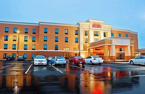Marshalltown Hotel | Hampton Inn & Suites Marshalltown