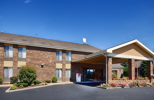 Tully Hotel | Quality Inn Tully I-81