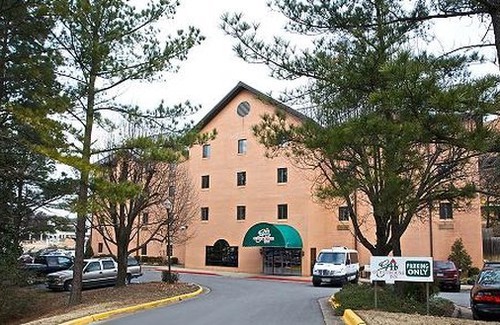 Little Rock Medical District Hotel | Guest Inn & Suites - Midtown Medical Center