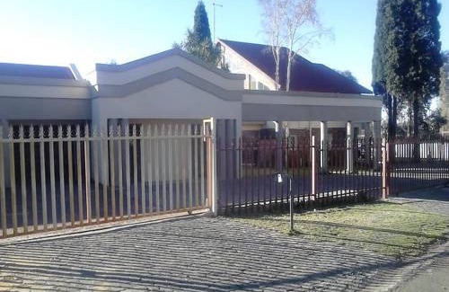Ermelo Hotel | La Picasso Guesthouse