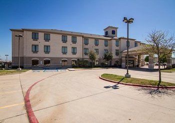Weatherford Hotel | Clarion Inn & Suites Weatherford South