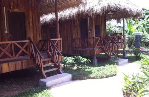 Krong Kaeb Hotel | Bird of Paradise Bungalows