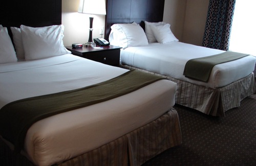 Lynnwood Hotel | Holiday Inn Express & Suites Seattle North - Lynnwood, an Ihg Hotel