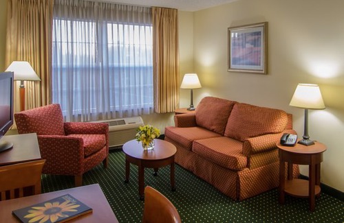 Linthicum Heights Hotel | TownePlace Suites by Marriott Baltimore BWI Airport