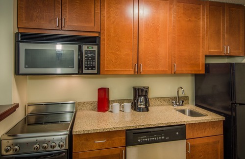 Linthicum Heights Hotel | TownePlace Suites by Marriott Baltimore BWI Airport