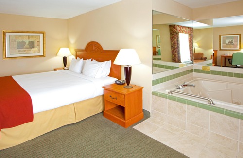 Mineralwells Hotel | Holiday Inn Express Mineral Wells, an Ihg Hotel