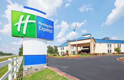 Tahlequah Hotel | Days Inn & Suites by Wyndham Tahlequah