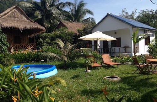 Krong Kaeb Hotel | Bird of Paradise Bungalows