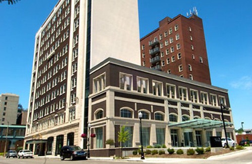 Downtown Hotel | Hotel Blackhawk, Autograph Collection