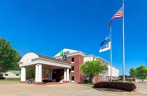 Minden Hotel | 2-Star Hotel ∙ Holiday Inn Express Minden, an IHG Hotel