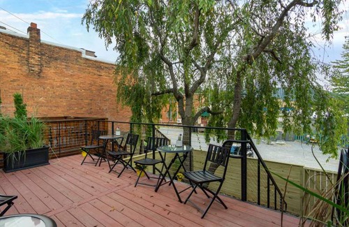 Black Mountain Apartment | Pellom's Time Shop Street Level Apartment in Downtown Black Mtn!