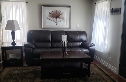 Crystal Beach Cottage | Beautiful Cozy Cottage a Mere 10 Minute Walk to the Scenic Shores of Lake Erie!