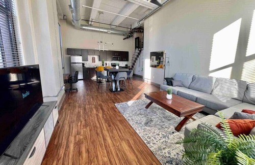 Downtown Kansas City Apartment | ☆UNIQUE 2Bed Loft☆ Downtown KC