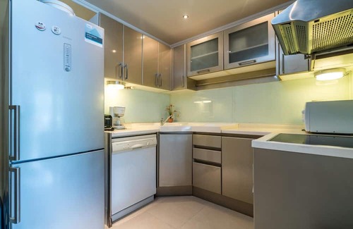 Patong Apartment | Patong Tower Condo- prime location, pool, 150m to beach!