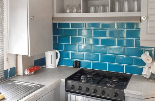 Louth Cottage | A great fisherman’s retreat, with two well stocked lakes, in a quiet location.