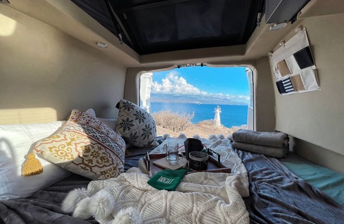 Kahului RV Rental | 2022Mercedes-BenzRV,Pop-Top，03