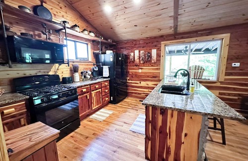 Smithville House | Hideaway Holler Cabin