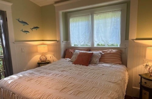 Pahoa Cottage | Da Jungalow sleeps 4, 10 minutes from Pahoa town, Kalapana and Black Sand Beach!