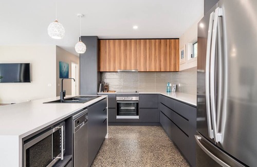 Port Sorell Villa | Villa 3 is modern with stylish furniture. The villa is close to the beach/cafe.