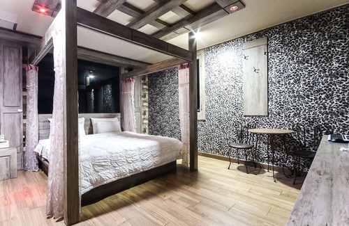 Mokpo Hotel | Mokpo H