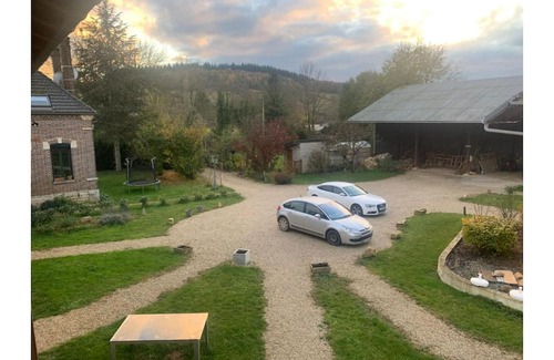 Villemoiron-en-Othe Apartment | Le domaine du Lavoir / Moumoune sleeps 4. Jacuzzi access from April to October