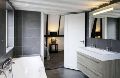 Museum Quarter Apartment | 200m2 OF SPLENDOUR &JOY-3BR LEIDSEPLEIN PENTHOUSE
